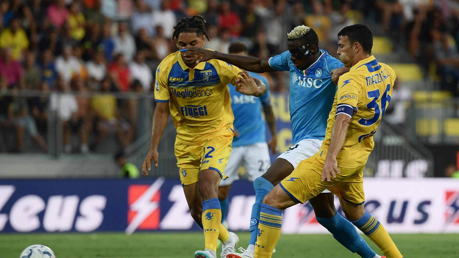 صورة بعنوان: نابولي يستهل مشواره في الدوري الإيطالي بالفوز على فروسينوني 