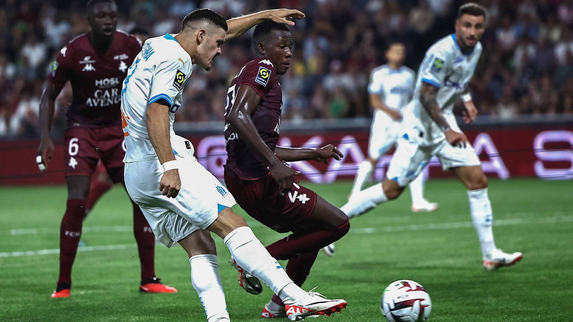 صورة بعنوان: مارسيليا ينجو من التعثر أمام ميتز في الدوري الفرنسي 