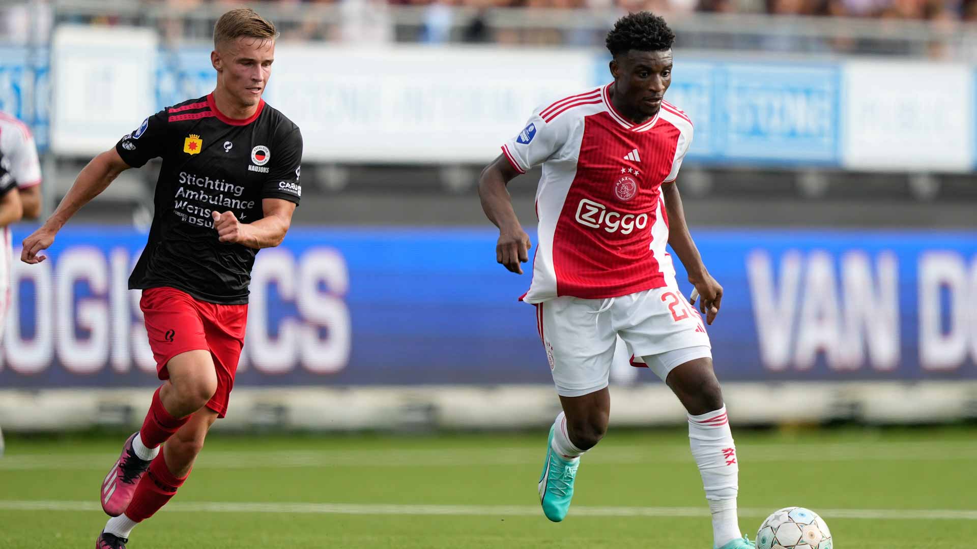 صورة بعنوان: كلاسين يقود أياكس للتعادل أمام إكسيلسيور في الدوري الهولندي 