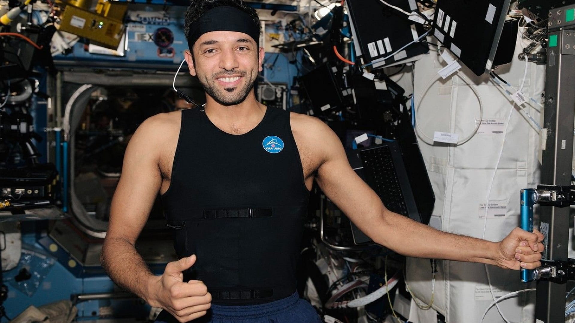 صورة بعنوان: سلطان النيادي يُشارك في تجربة لدراسة أنظمة القلب في الفضاء 