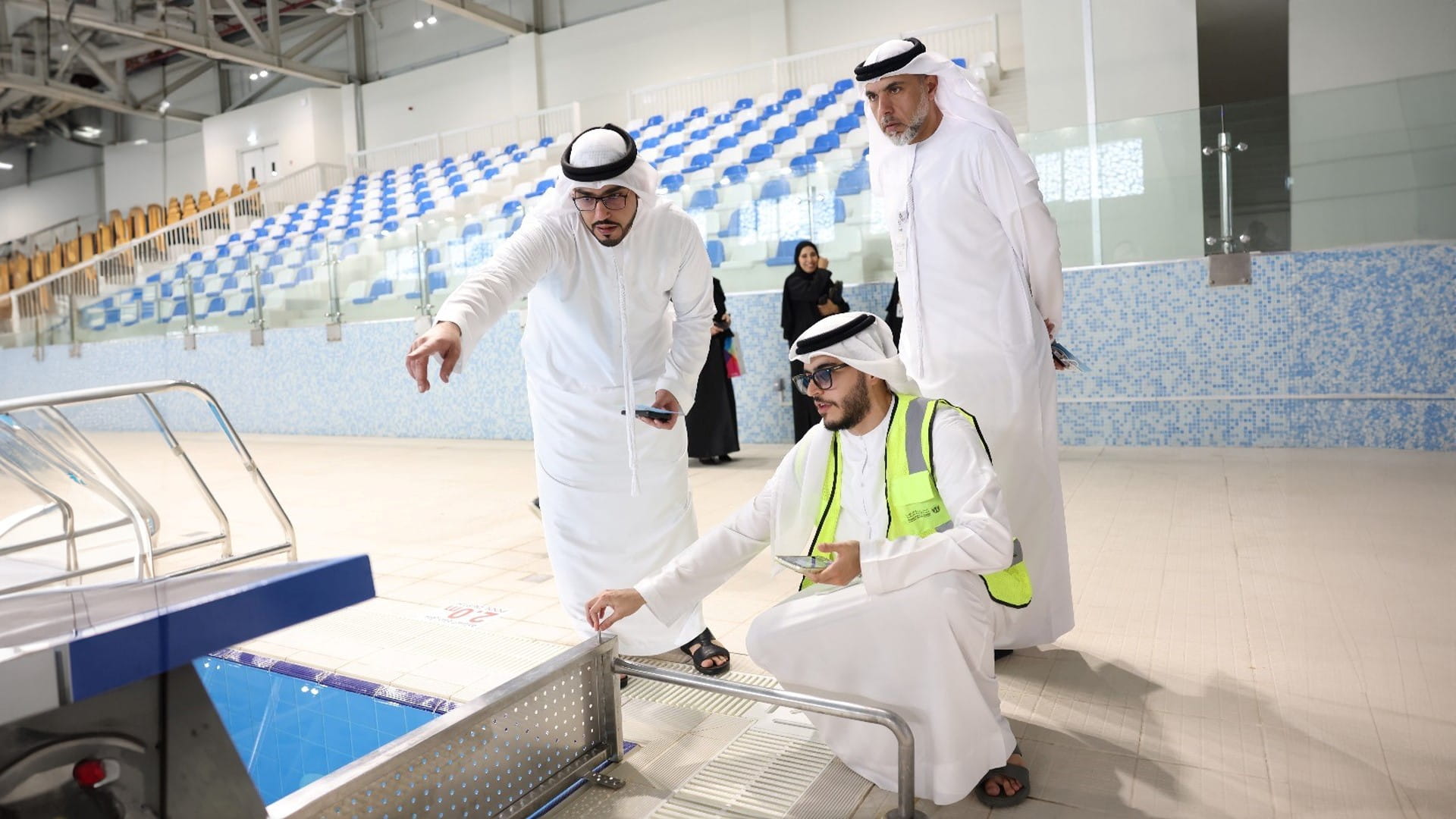 صورة بعنوان: "الشارقة الرياضي" يشارك في حملة الوقاية من الغرق في مسابح الأندية 