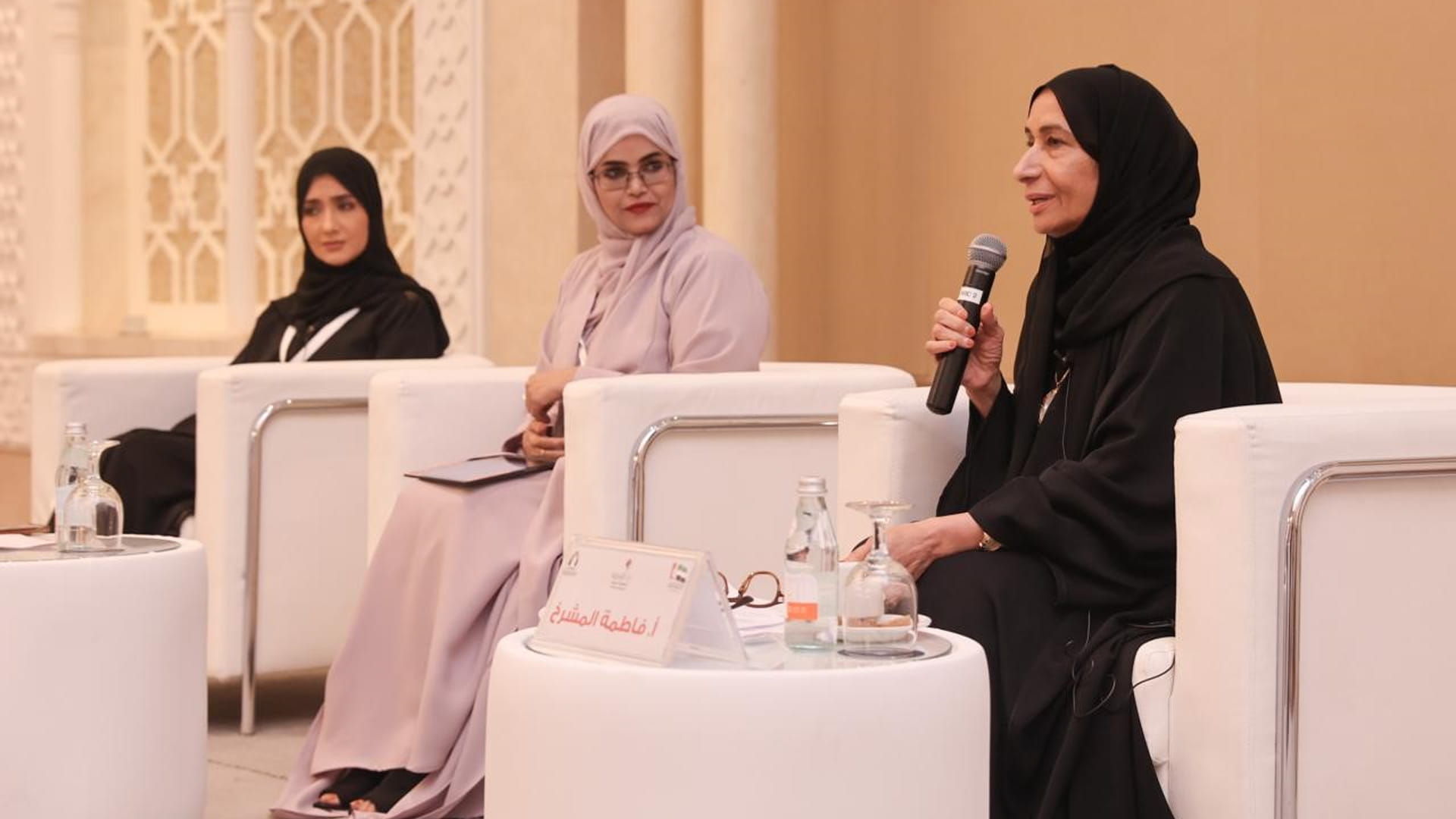 صورة بعنوان: صالون الشارقة الثقافي يحتفي بيوم المرأة الإماراتية  