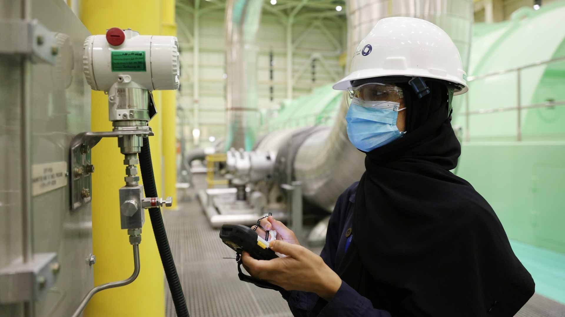 صورة بعنوان: المرأة الإماراتية.. شريك فاعل في القطاع النووي السلمي بالدولة 