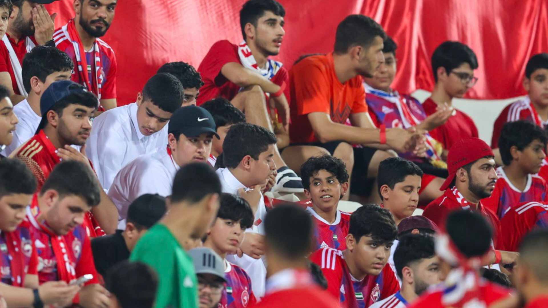 صورة بعنوان: نادي الشارقة يفوز بجائزة النادي المضيف لمبادرة "دوري الجماهير" 