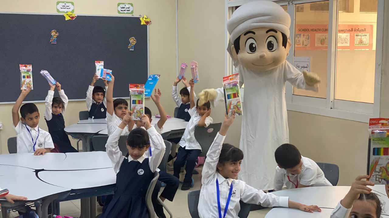 صورة بعنوان: نادي مليحة يشارك منتسبيه فرحة بدء العام الدراسي 