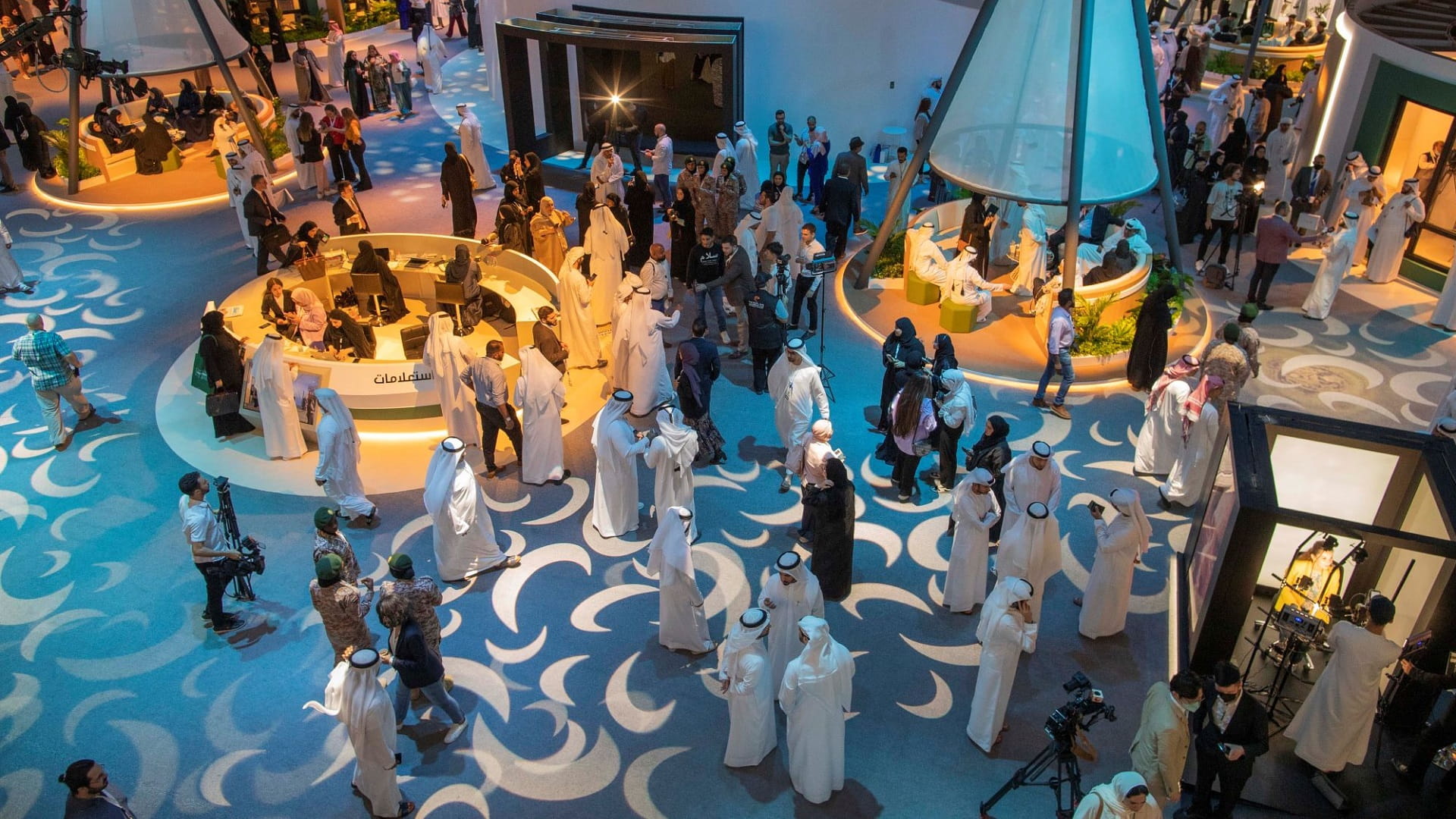 صورة بعنوان: "منتدى الاتصال2023" يعيد تعريف ثروات الأمم في عصر الذكاء الاصطناعي 