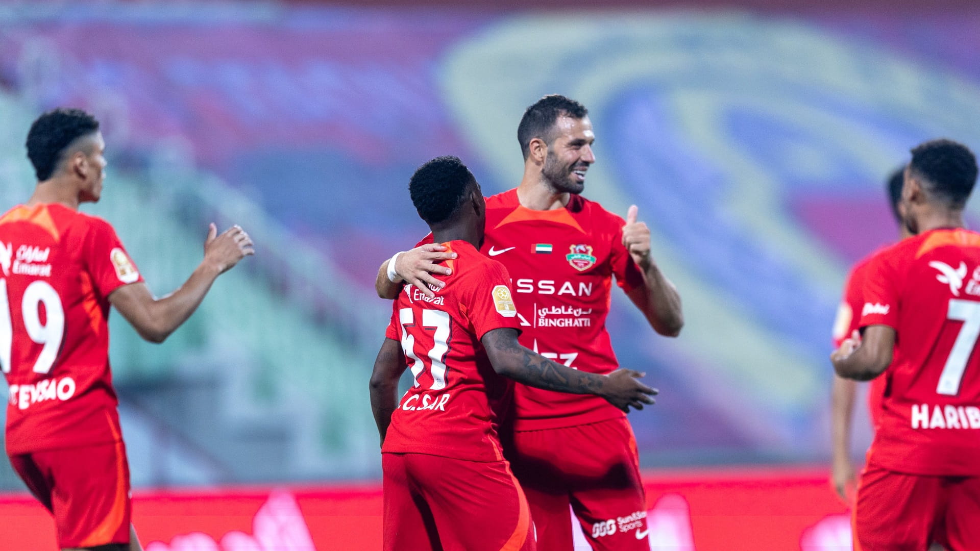 صورة بعنوان: شباب الأهلي يفوز على الإمارات بسباعية في دوري أدنوك للمحترفين 