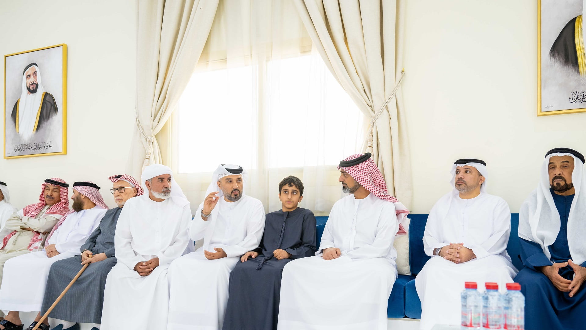 صورة بعنوان: عمار النعيمي يقدم واجب العزاء في وفاة أحمد محمد بن عمير المهيري 