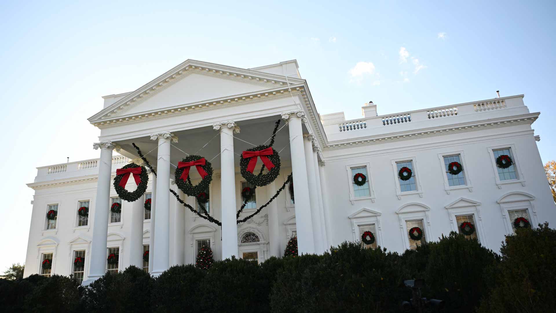 Image for the title: White House warns Putin could win if Ukraine aid dries up 