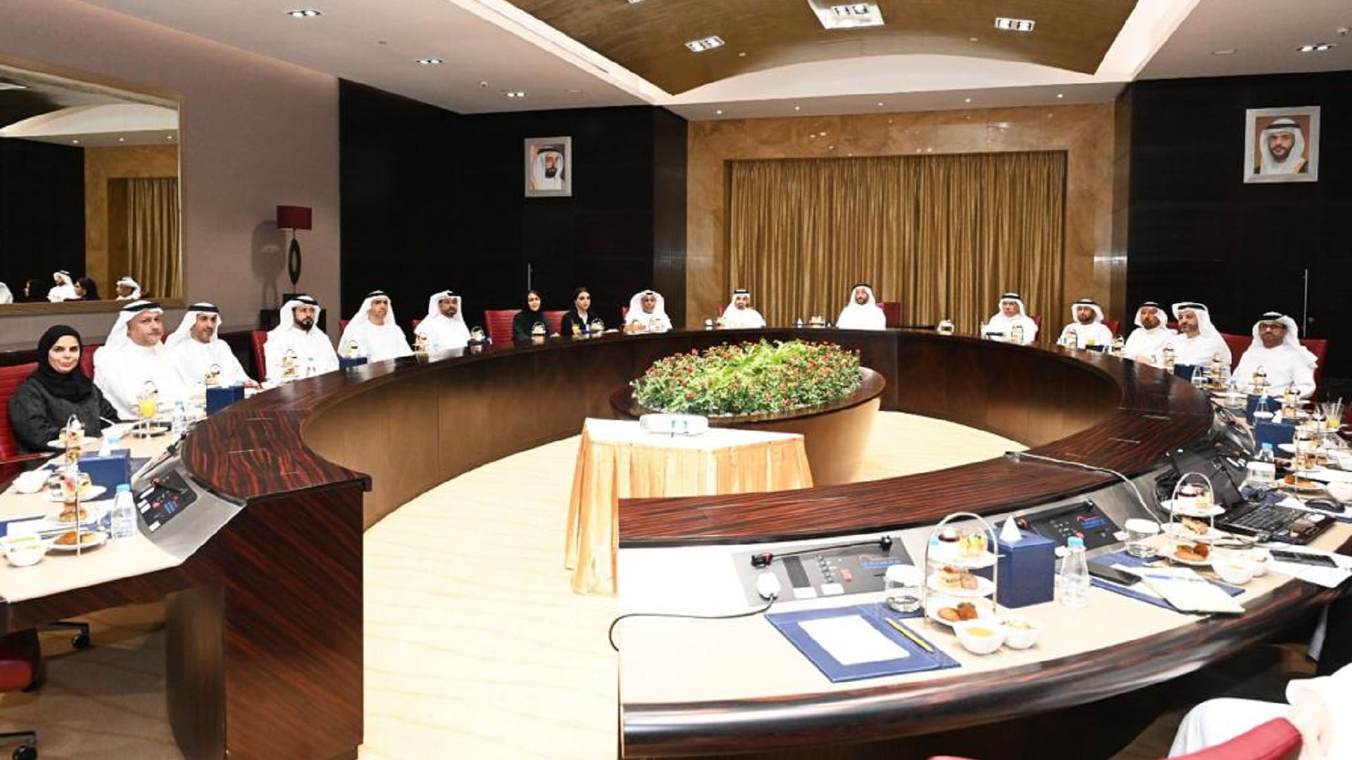 Image for the title: Sharjah Chamber approves 2024 budget and operational plan 
