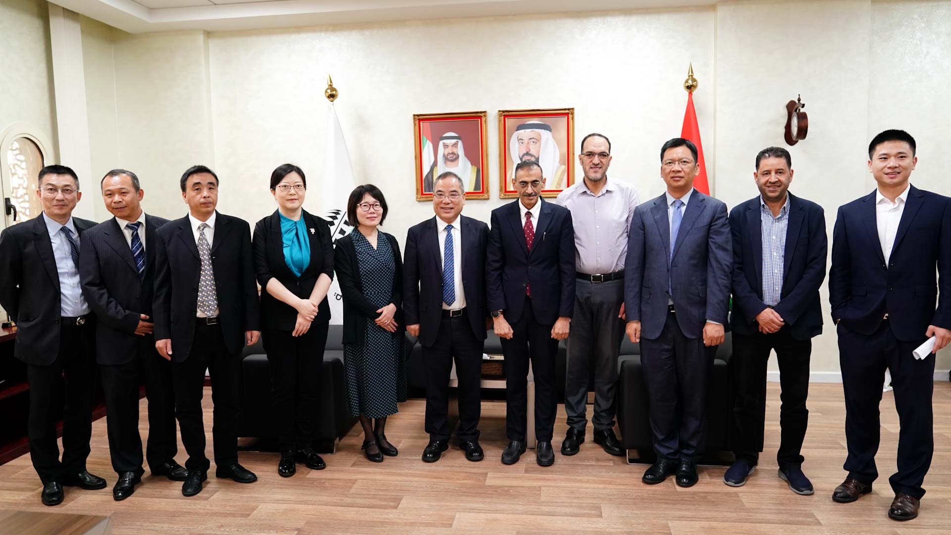 صورة بعنوان: جامعة الشارقة ونظيرتها زيهجيانغ قونغشانغ الصينية تبحثان التعاون 