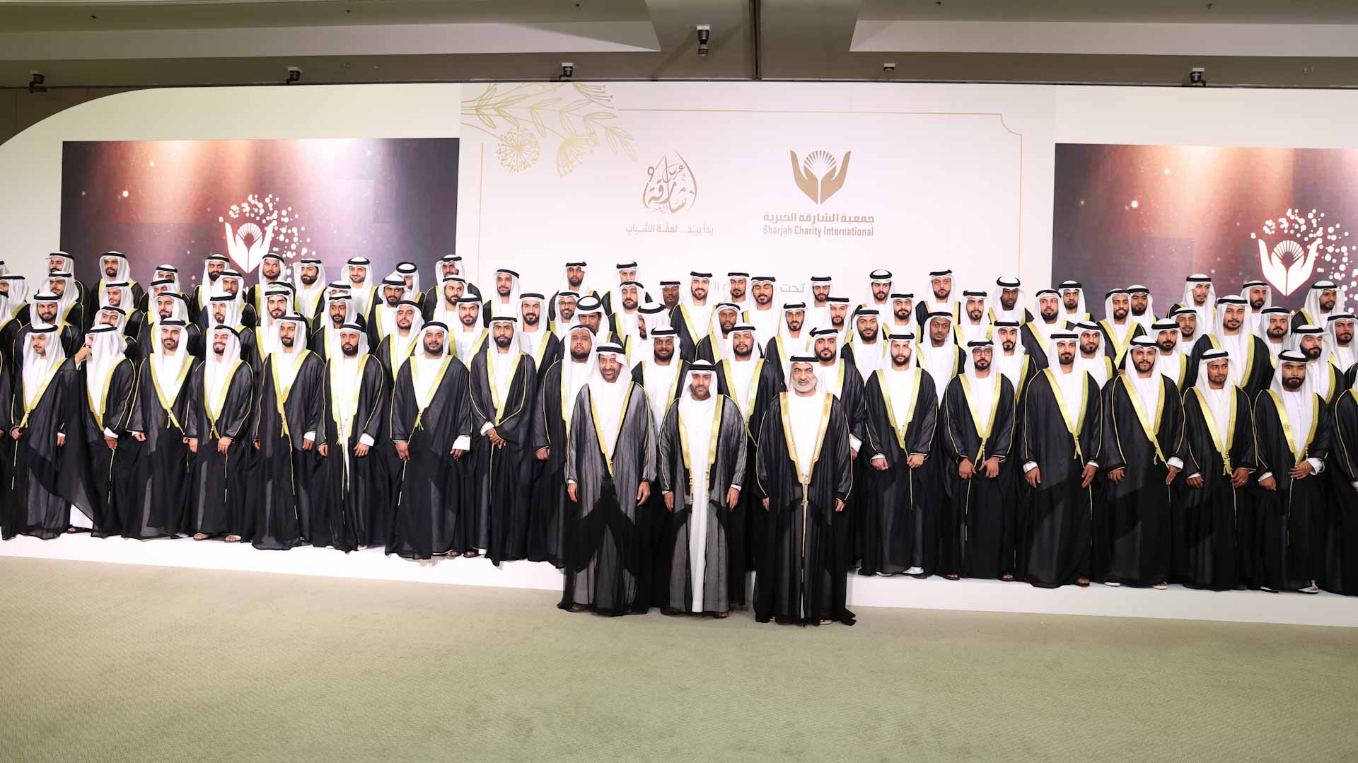 صورة بعنوان: "خيرية الشارقة" تنظم عرساً جماعياً لـ 165 شاباً 