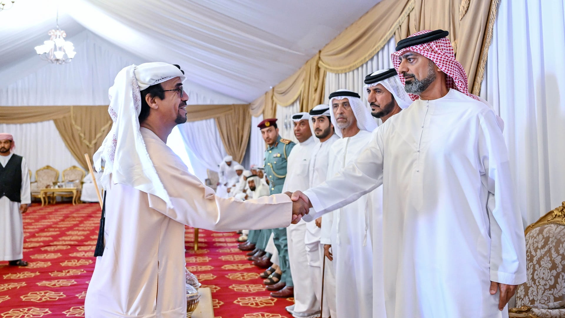 صورة بعنوان: عمار النعيمي يُقدّم واجب العزاء في وفاة حميد بن بدر العليلي 