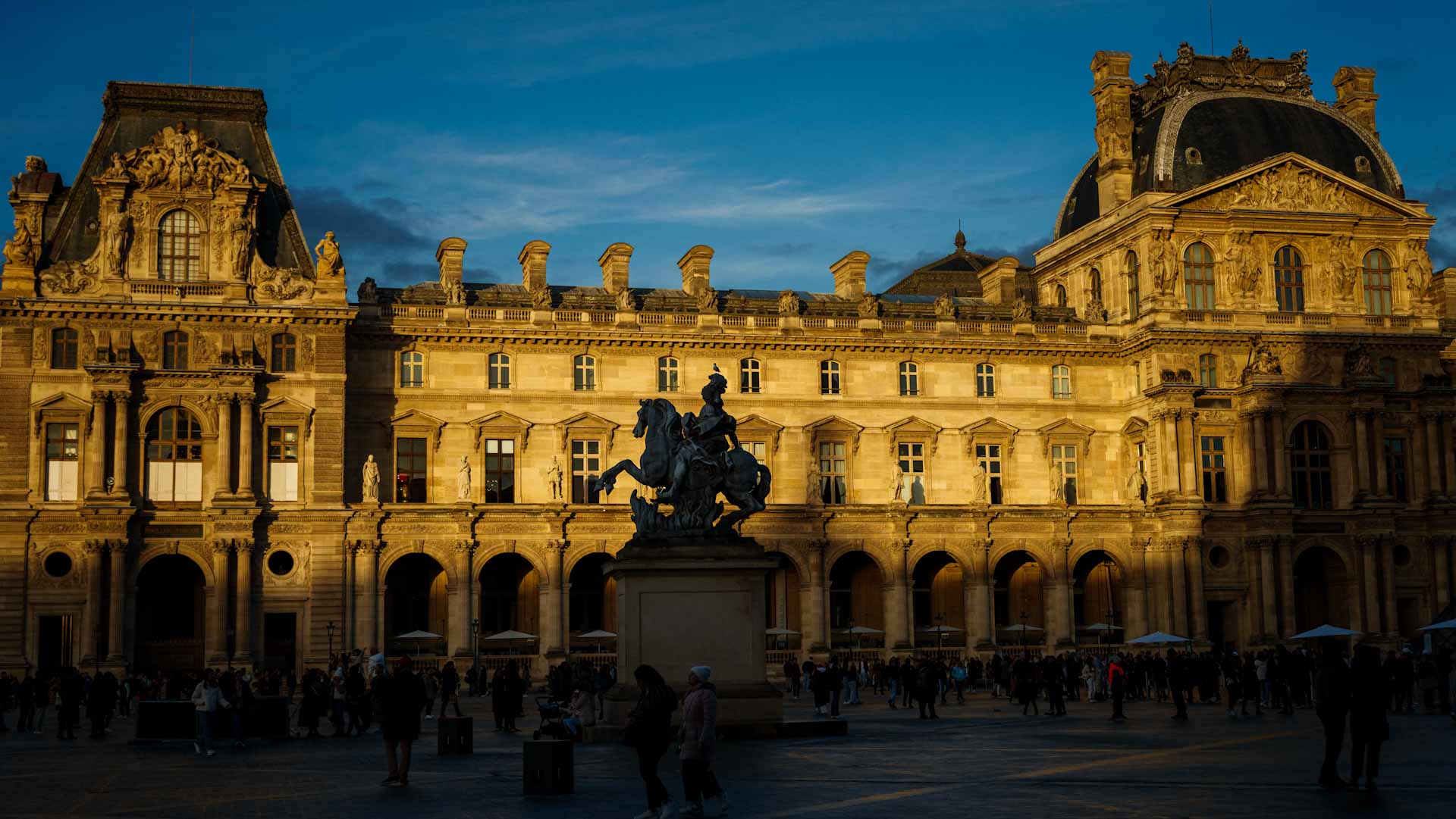 Image for the title: Paris' Louvre museum to hike ticket prices by 29% 