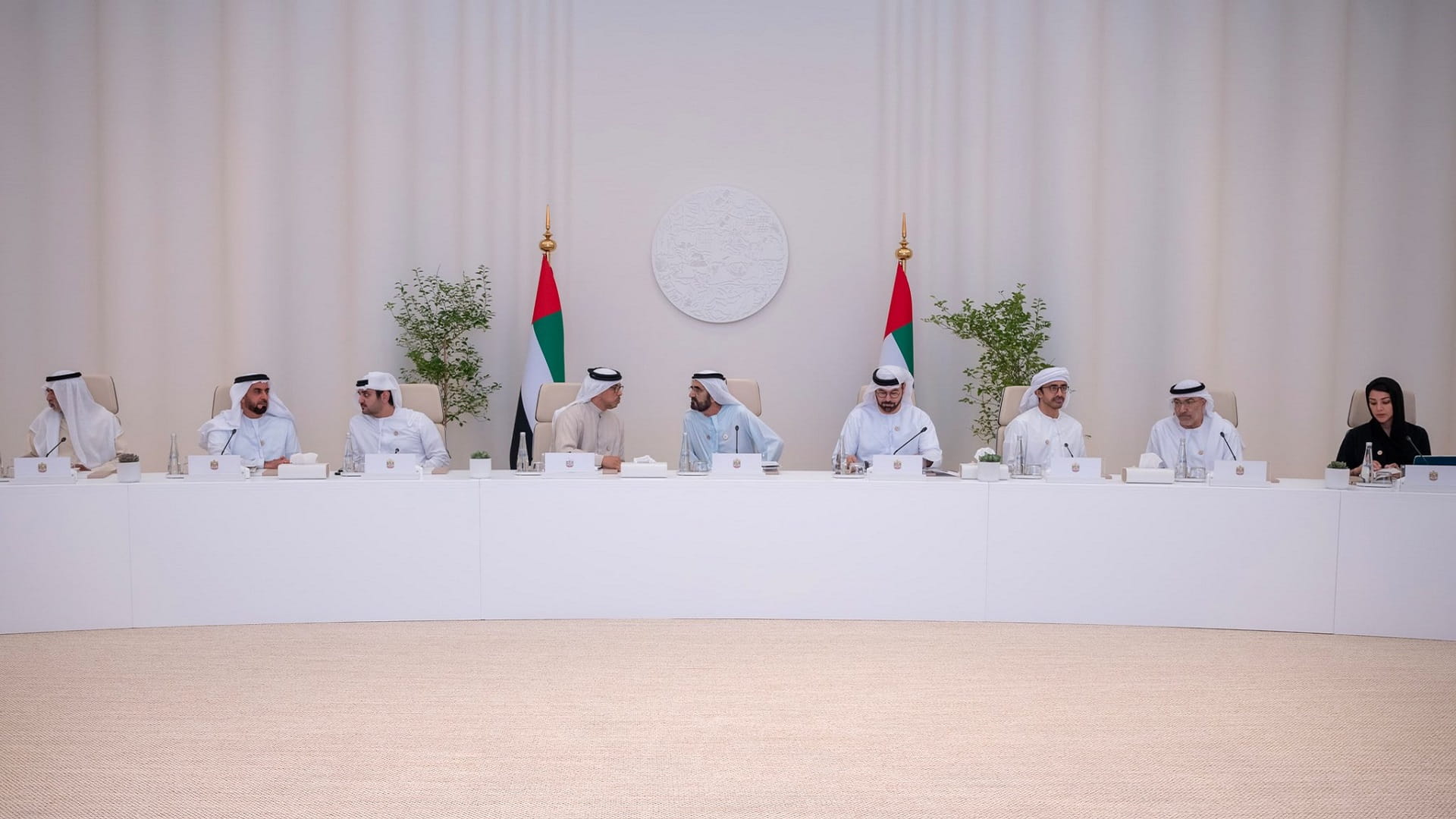 صورة بعنوان: محمد بن راشد يترأس اجتماعاً لمجلس الوزراء في مدينة إكسبو دبي 