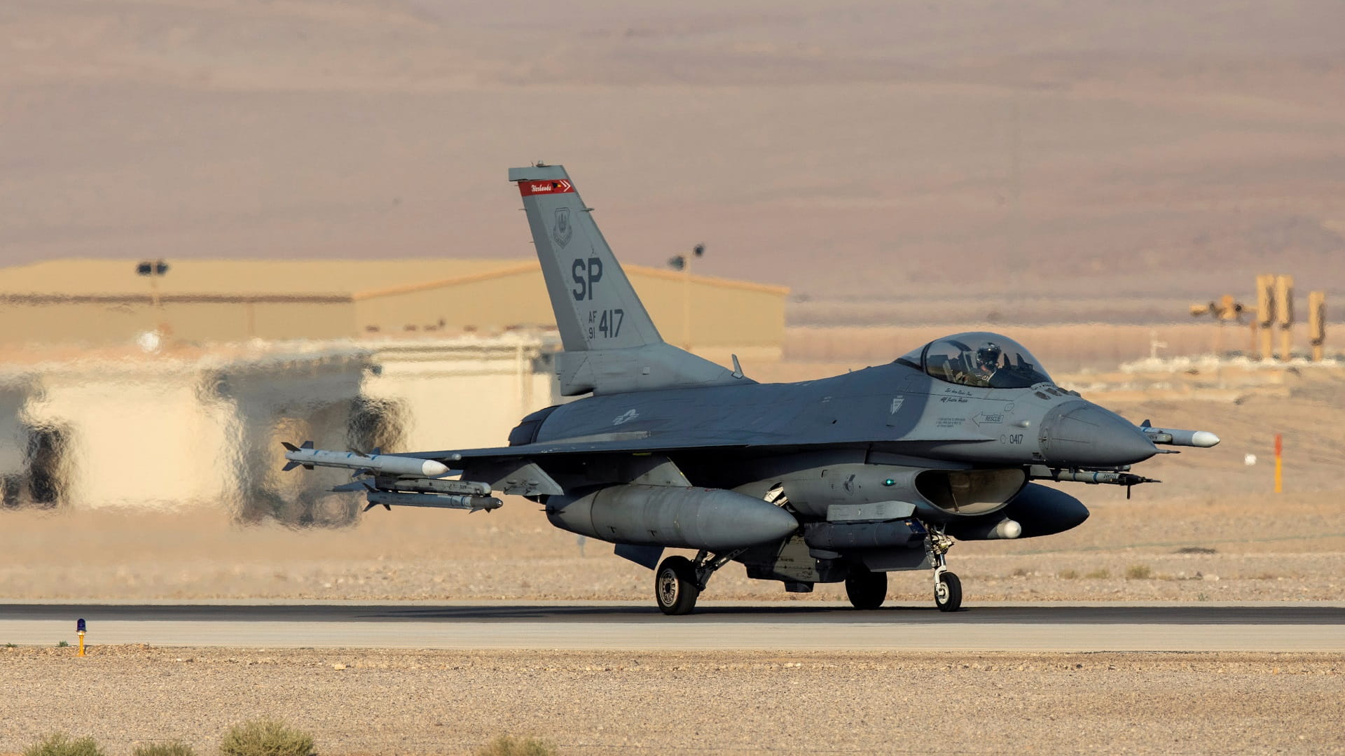 صورة بعنوان: تحطم طائرة إف-16 أميركية في كوريا الجنوبية خلال تدريب 