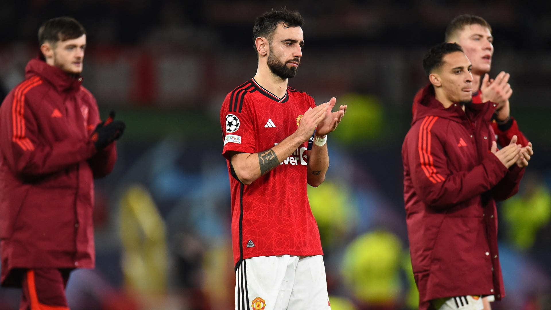 صورة بعنوان: مانشستر يونايتد الإنجليزي خارج دوري أبطال أوروبا 