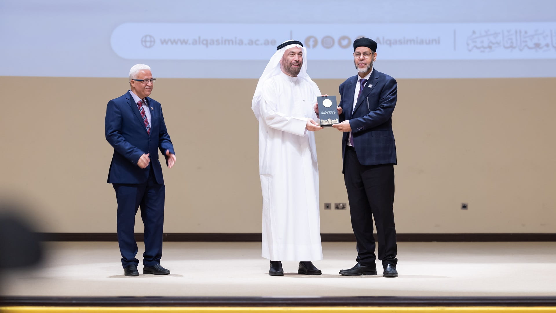 صورة بعنوان: الجامعة القاسمية تحتفل باليوم العالمي للغة العربية  