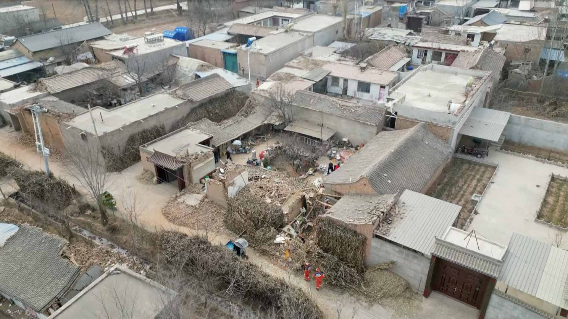صورة بعنوان: في حصيلة جديدة..عدد قتلى زلزال الصين يصل إلى 149 مع إصابات بالمئات 