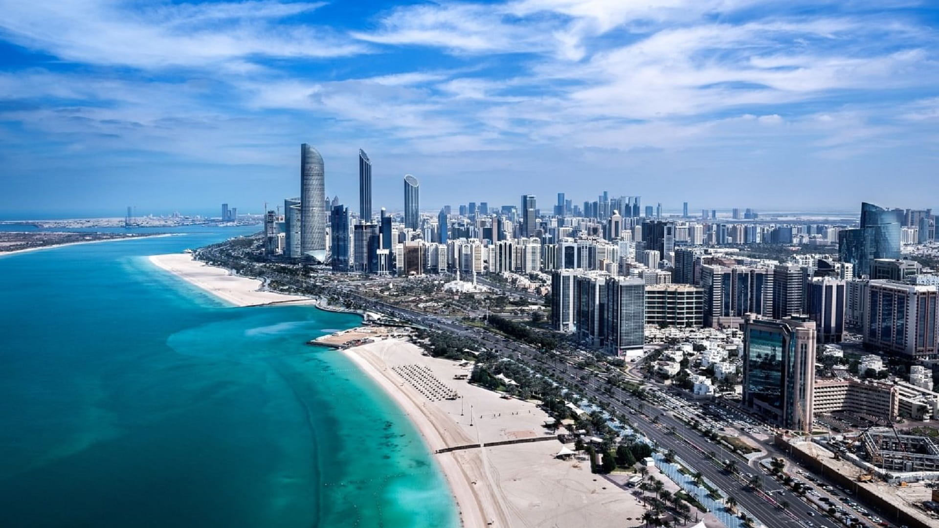 صورة بعنوان: عقارات الإمارات.. إنجازات استثنائية بـ2023 وتوقعات بنمو 4% في 2024 