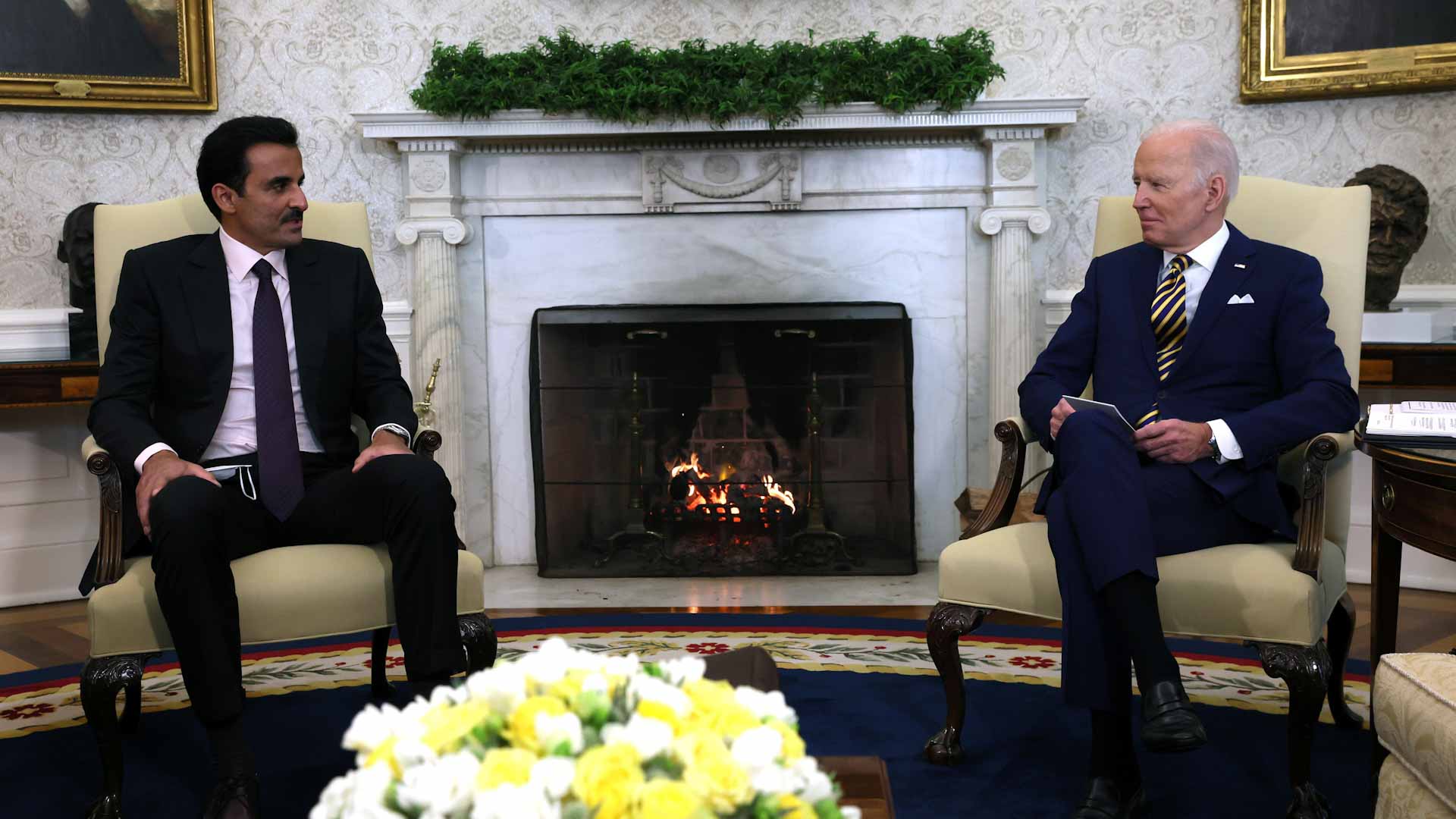 صورة بعنوان: هاتفياً..بايدن يبحث مع أمير قطر قضية الرهائن وتوصيل المساعدات لغزة 