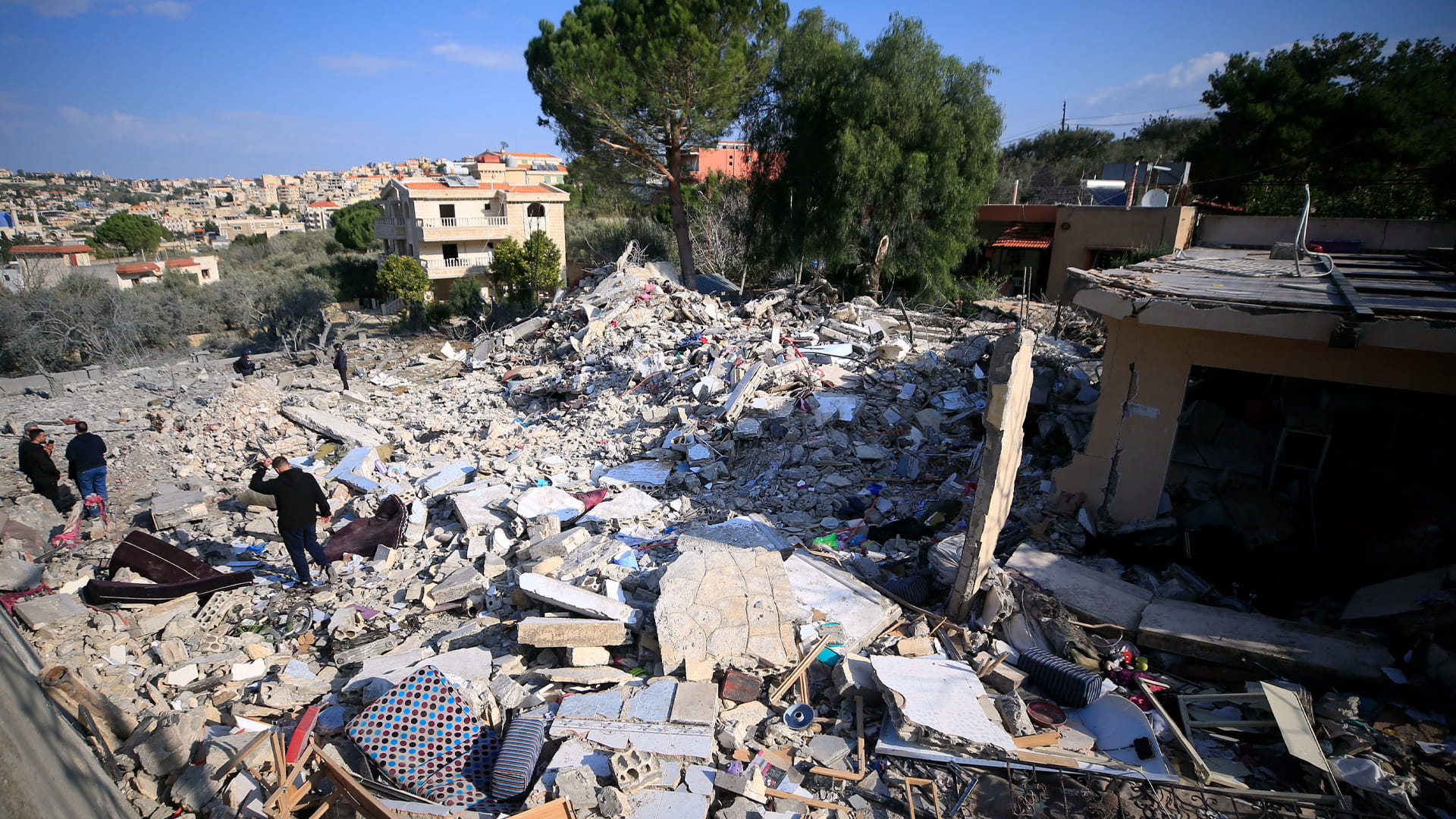 صورة بعنوان: قصف إسرائيلي على لبنان يخلف 3 قتلى بينهم عنصر في حزب الله 