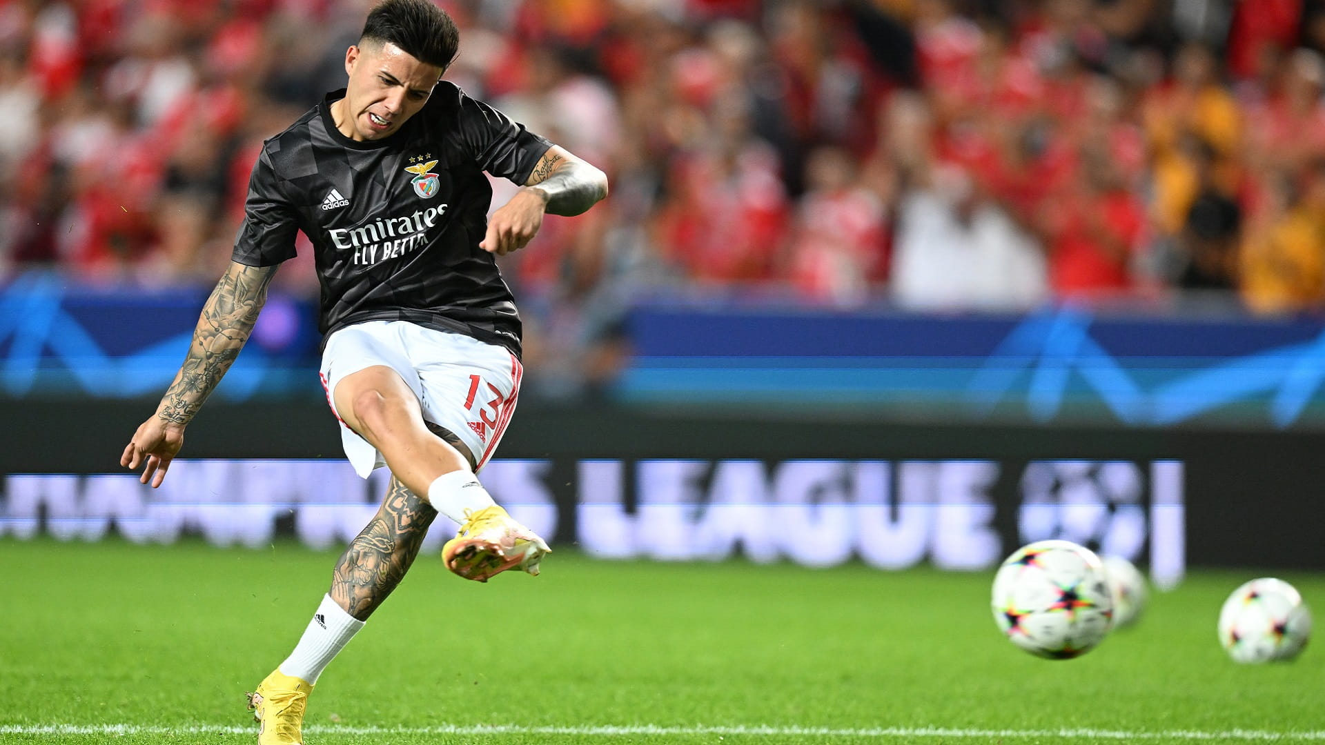 صورة بعنوان: تشلسي الإنجليزي يتعاقد مع النجم الأرجنتيني إنزو فرنانديس 