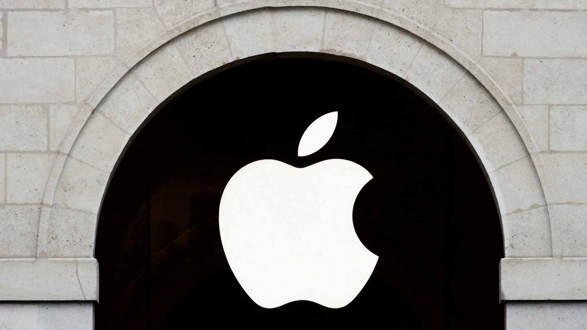 صورة بعنوان: بأكبر انتكاسة منذ 2016...أرباح آبل تهوي 5% بفعل تراجع مبيعات آيفون 