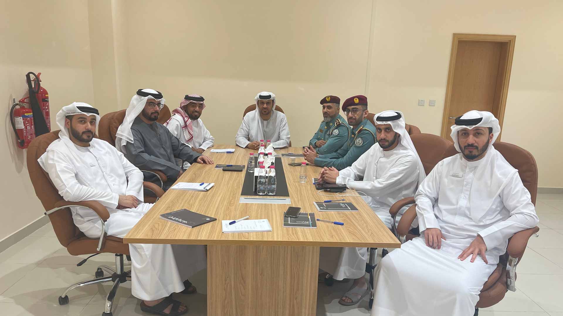 صورة بعنوان: "ضاحية السيوح" توفر مركبة لشرطة الشارقة لإنجاز معاملات الأهالي 