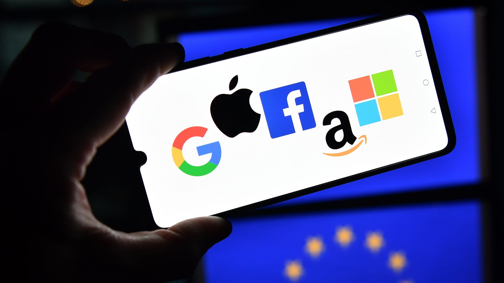 Image for the title: Google, Apple disappoint as tech earnings hit by gloom 