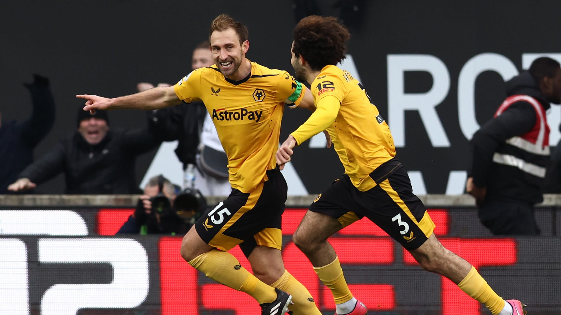 صورة بعنوان: وولفرهامبتون يقسو على ليفربول في الدوري الإنجليزي 