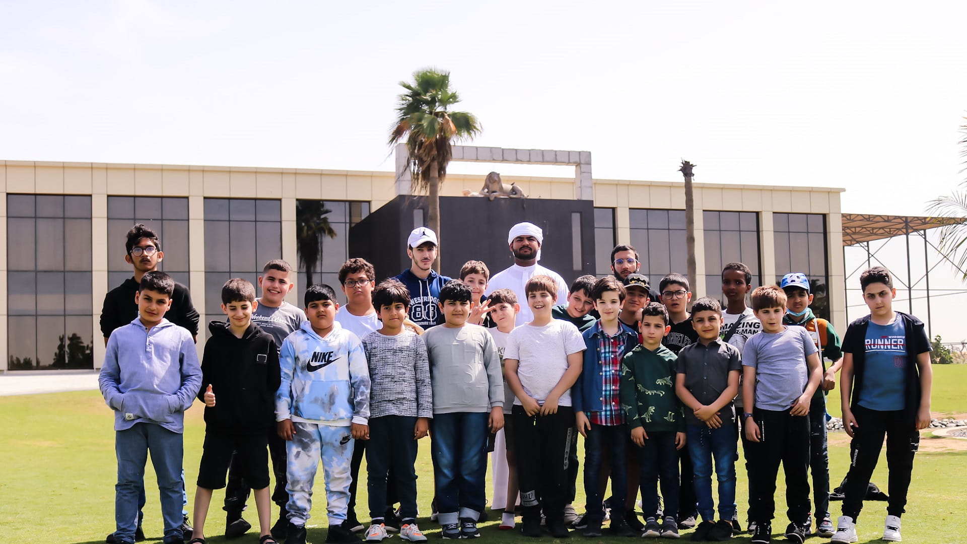 صورة بعنوان: الأخ الأكبر... برنامج لدعم أيتام الشارقة للتمكين الاجتماعي 