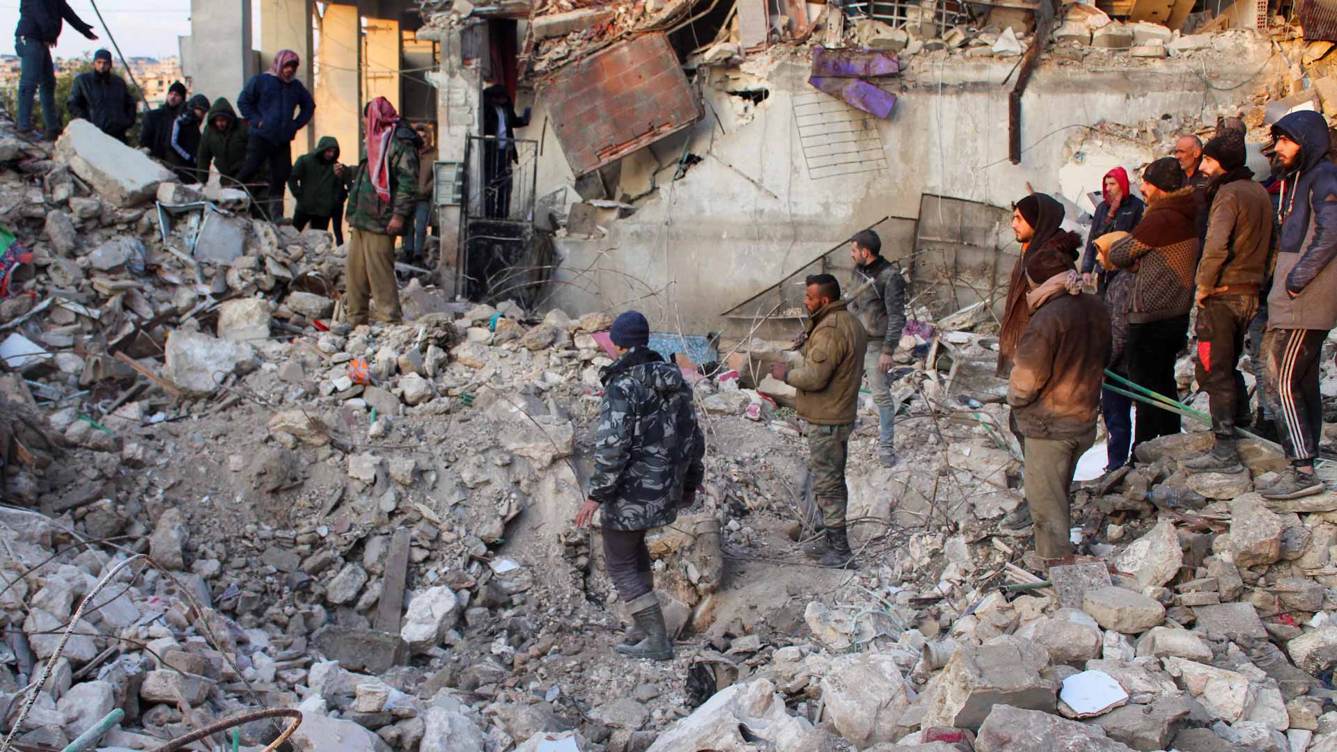 صورة بعنوان: سوريا.. مقتل 1602 شخصاً حتى الآن في أعقاب الزلزال العنيف 