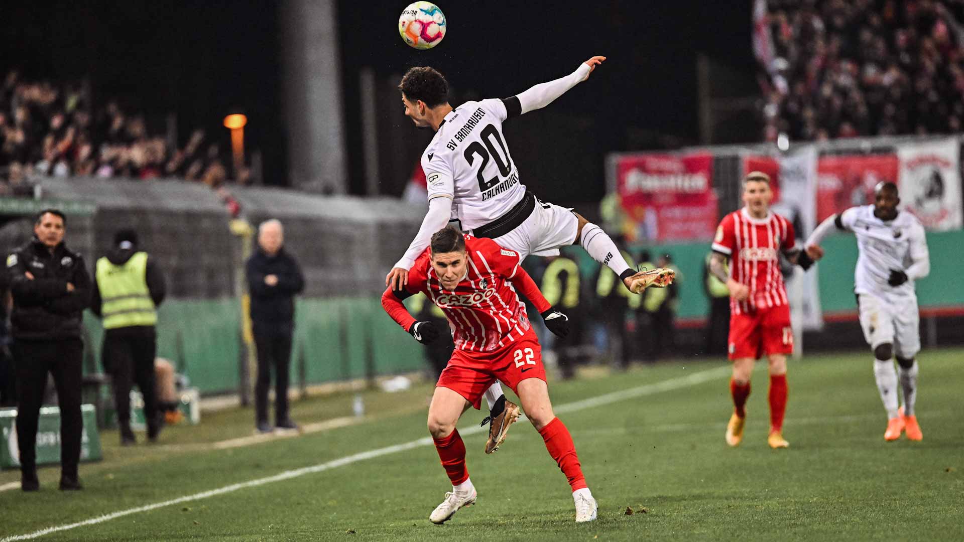 صورة بعنوان: فرايبورغ يرافق فرانكفورت إلى ربع نهائي كأس ألمانيا 