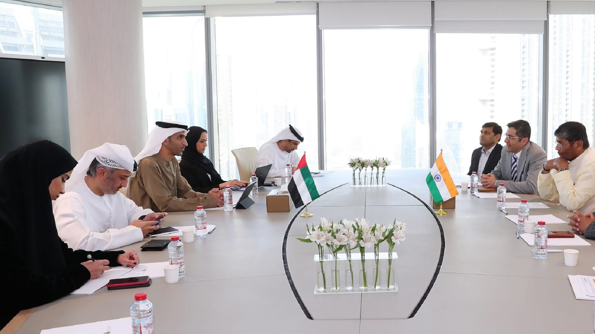 صورة بعنوان: ثاني الزيودي يبحث سبل تعزيز التعاون الاقتصادي والتجاري مع الهند 