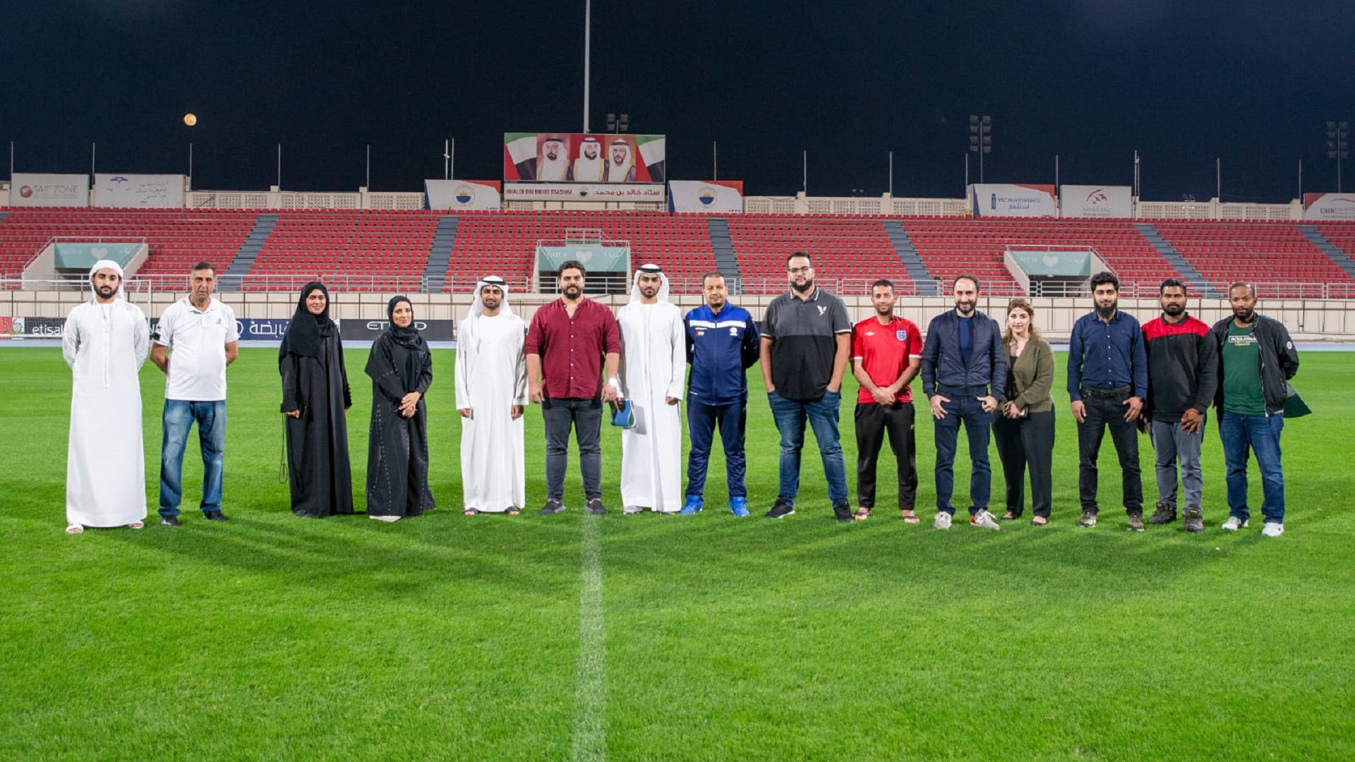 صورة بعنوان: مجلس الشارقة الرياضي يتسلم مشروع الإنارة بإستاد خالد بن محمد  