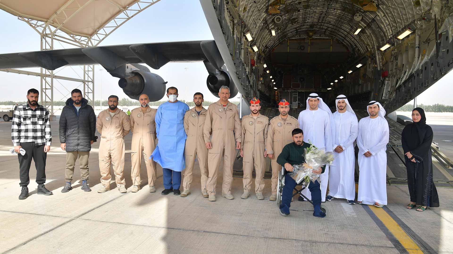 صورة بعنوان: إخلاء طبي لـ 3 مواطنين وإعادتهم للدولة بعد إصابتهم في زلزال تركيا 