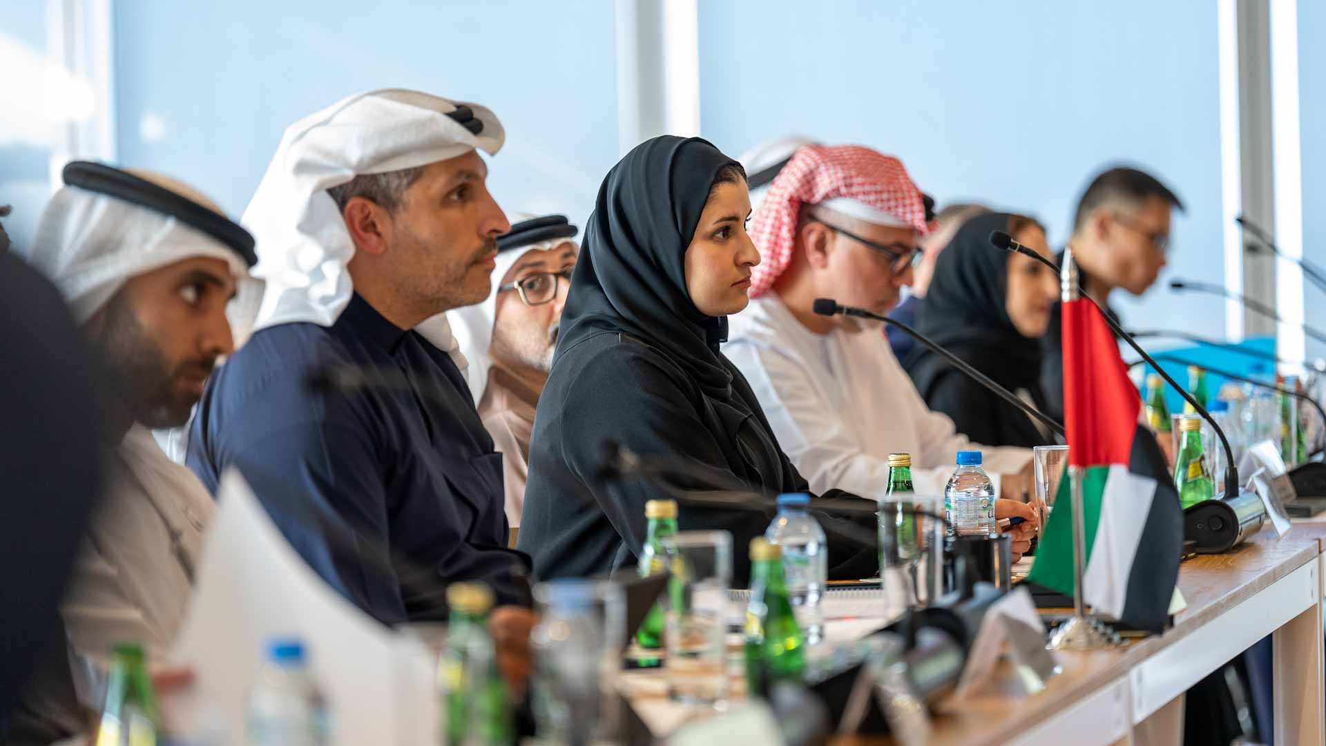 صورة بعنوان: الإمارات وسنغافورة تبحثان التعاون الاستراتيجي  