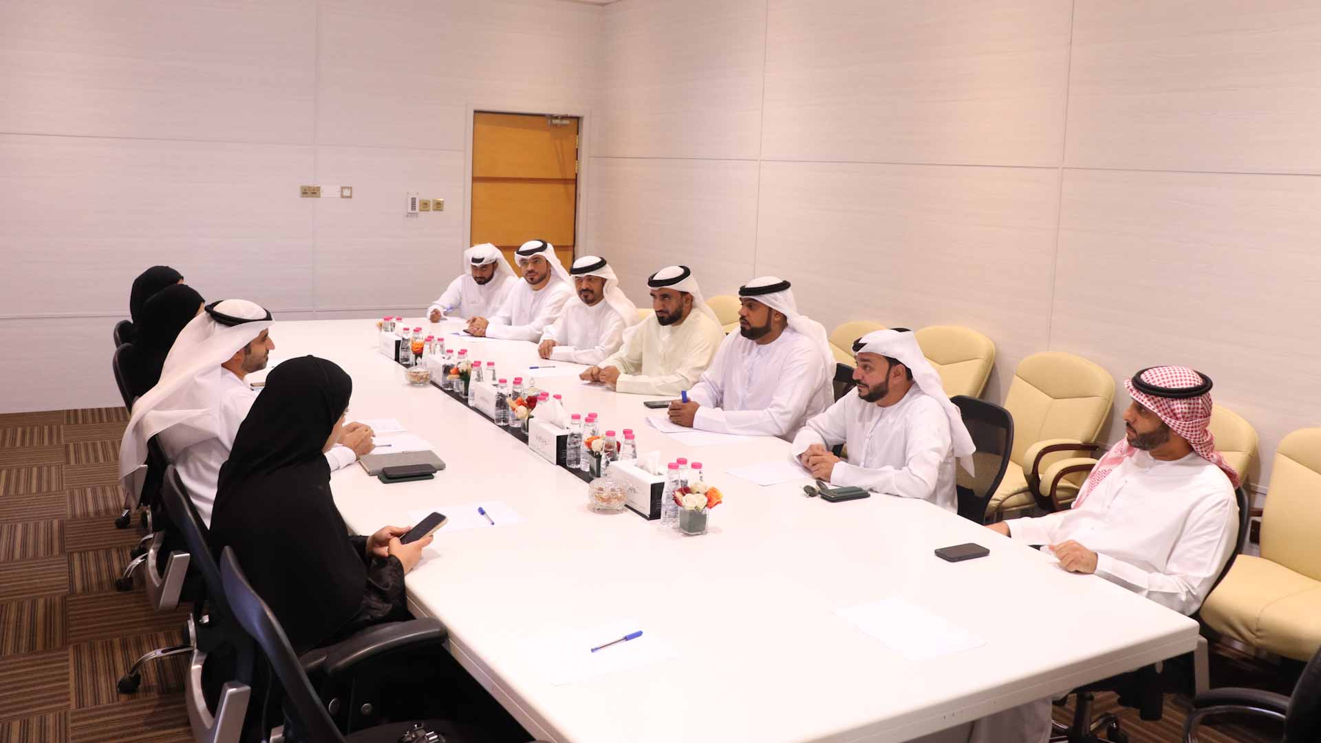 صورة بعنوان: مجلس ضاحية الخروس يبحث التعاون مع فرع "الأشغال" بدبا الحصن   