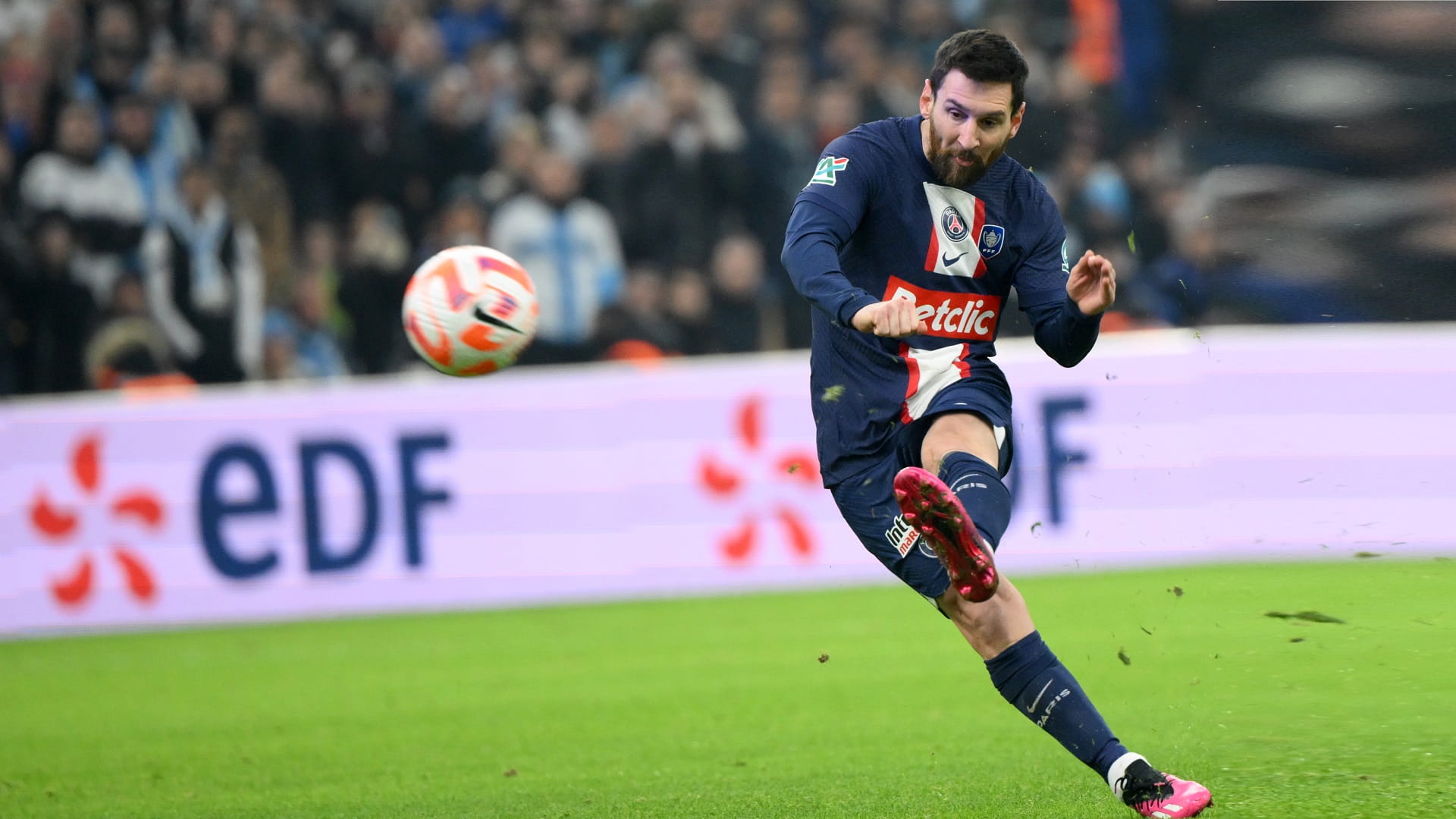 صورة بعنوان: باريس سان جيرمان يعلن غياب ميسي عن لقاء موناكو 