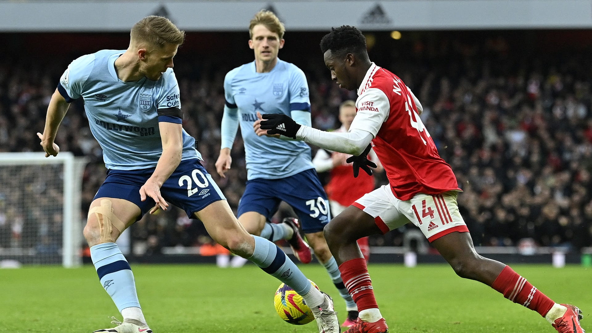 صورة بعنوان: أرسنال المتصدر يتعثر أمام برنتفورد في الدوري الإنجليزي 