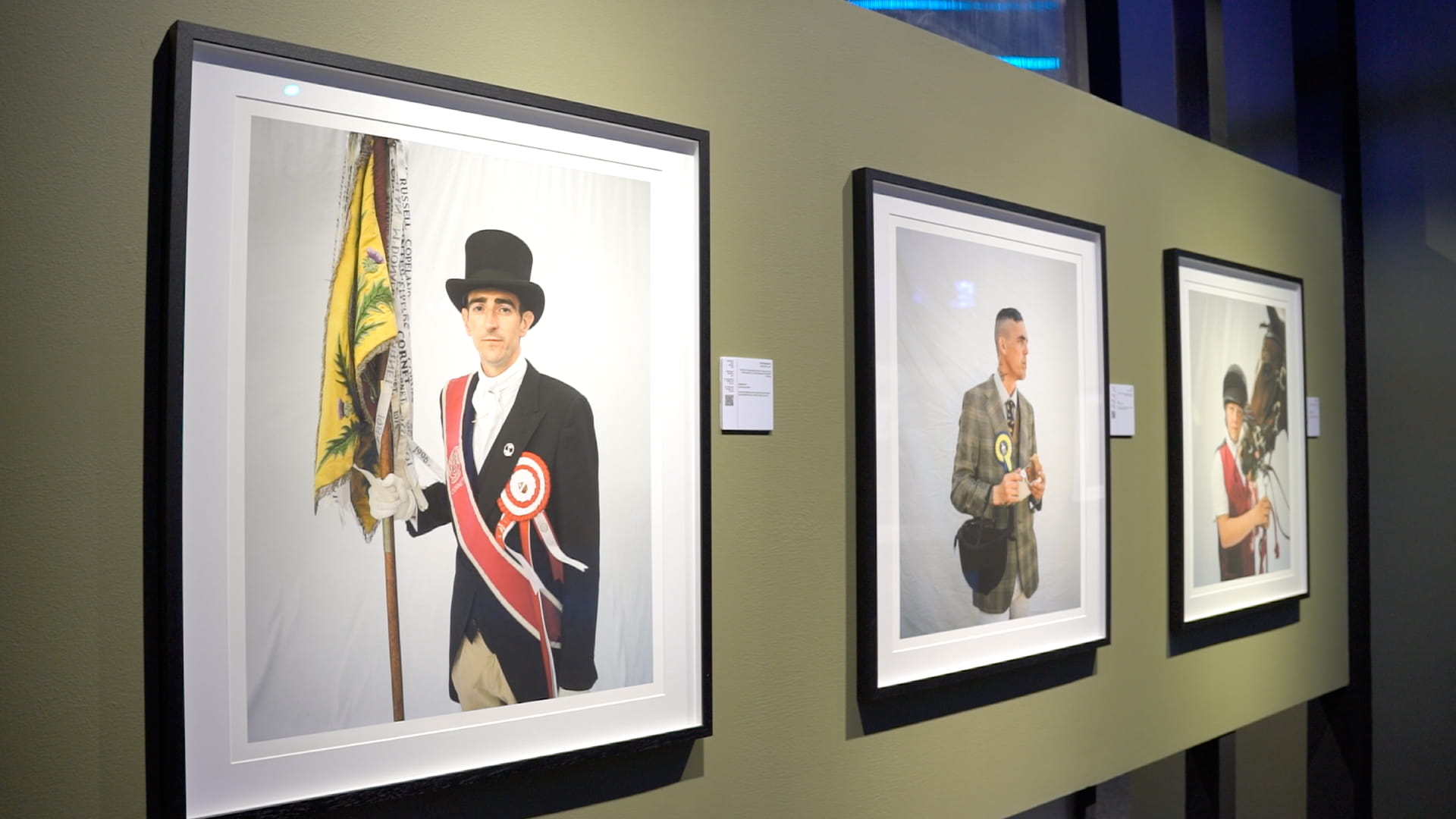 صورة بعنوان: باحتفال واحتجاج...الصورة الصحافية توثق الفرح والغضب معاً باكسبوبر  