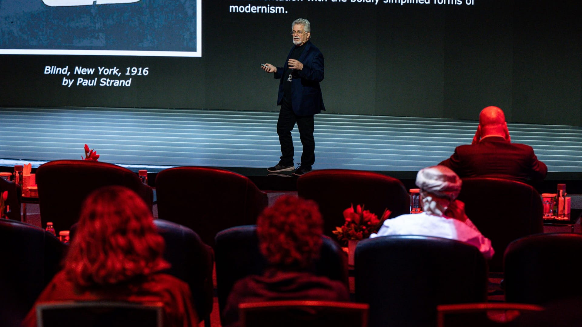 صورة بعنوان: لوبيز لجمهور اكسبوجر: صور البورتريه أكثر قدرة على إبراز المشاعر 