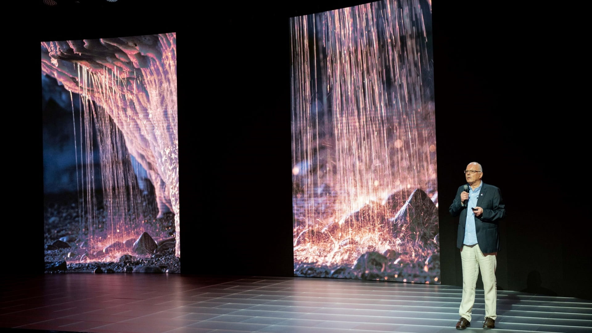 Image for the title: Rosing at Xposure: “I waited for a whole year for this event” 