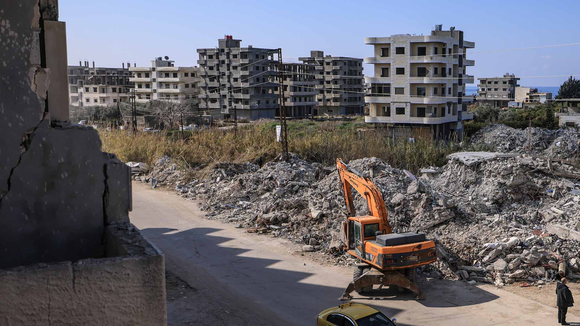 Image for the title: Turkey-Syria quake deaths pass 28,000, UN warns toll to double 