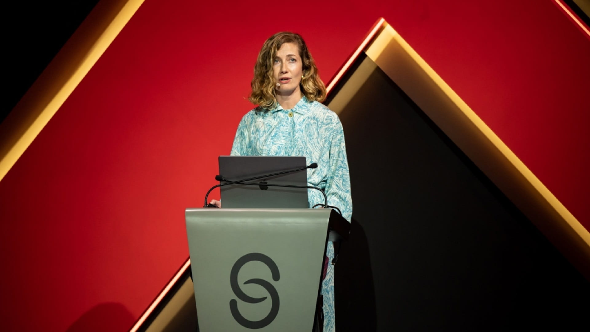 صورة بعنوان: ويتني جونسون باكسبوجر: المصوّر يظل البطل مقارنة بالتكنولوجيا  