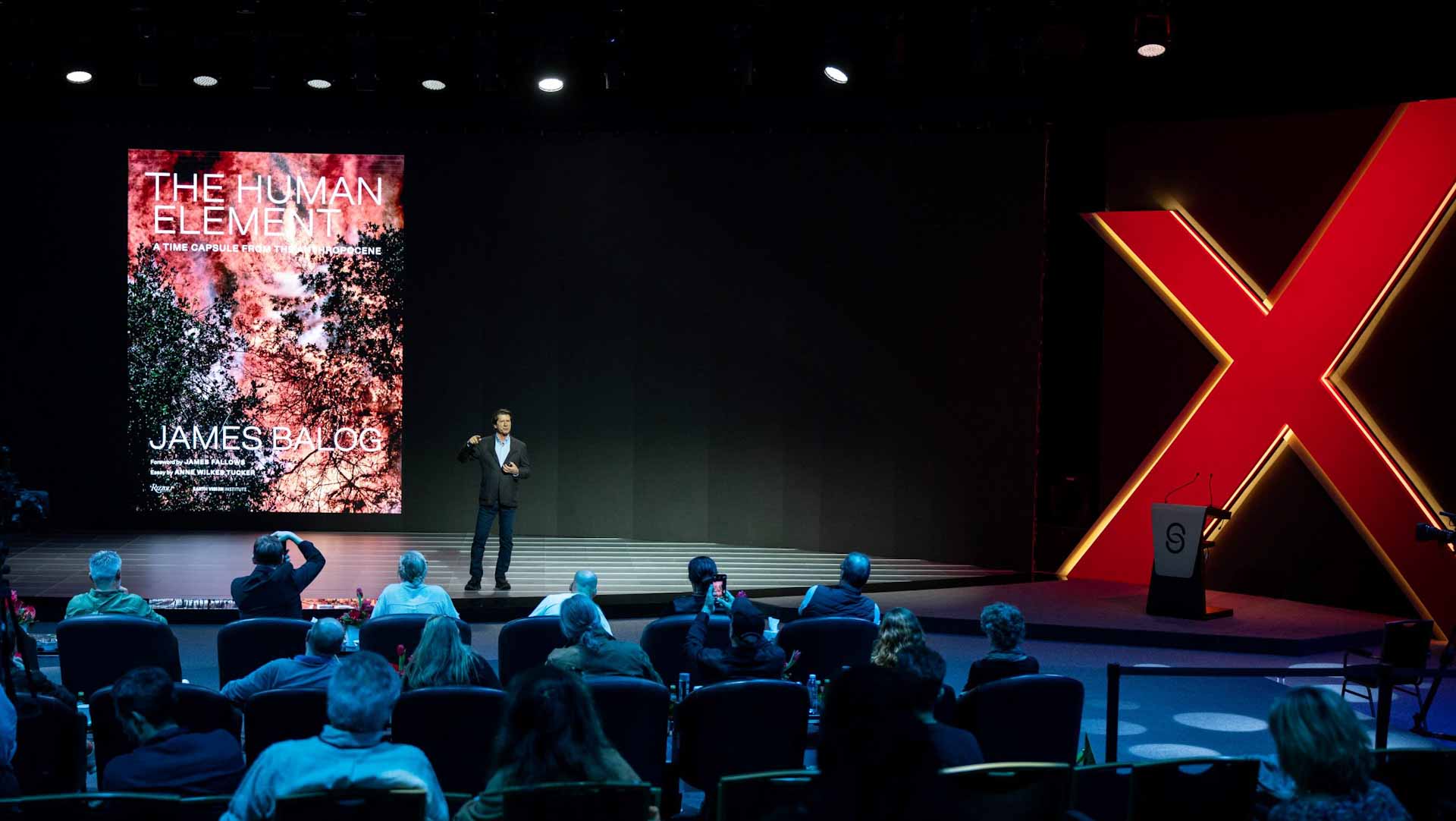 صورة بعنوان: في كبسولة الزمن...بالوغ يعترف بقدرة البشر على إعادة التوازن للعالم 