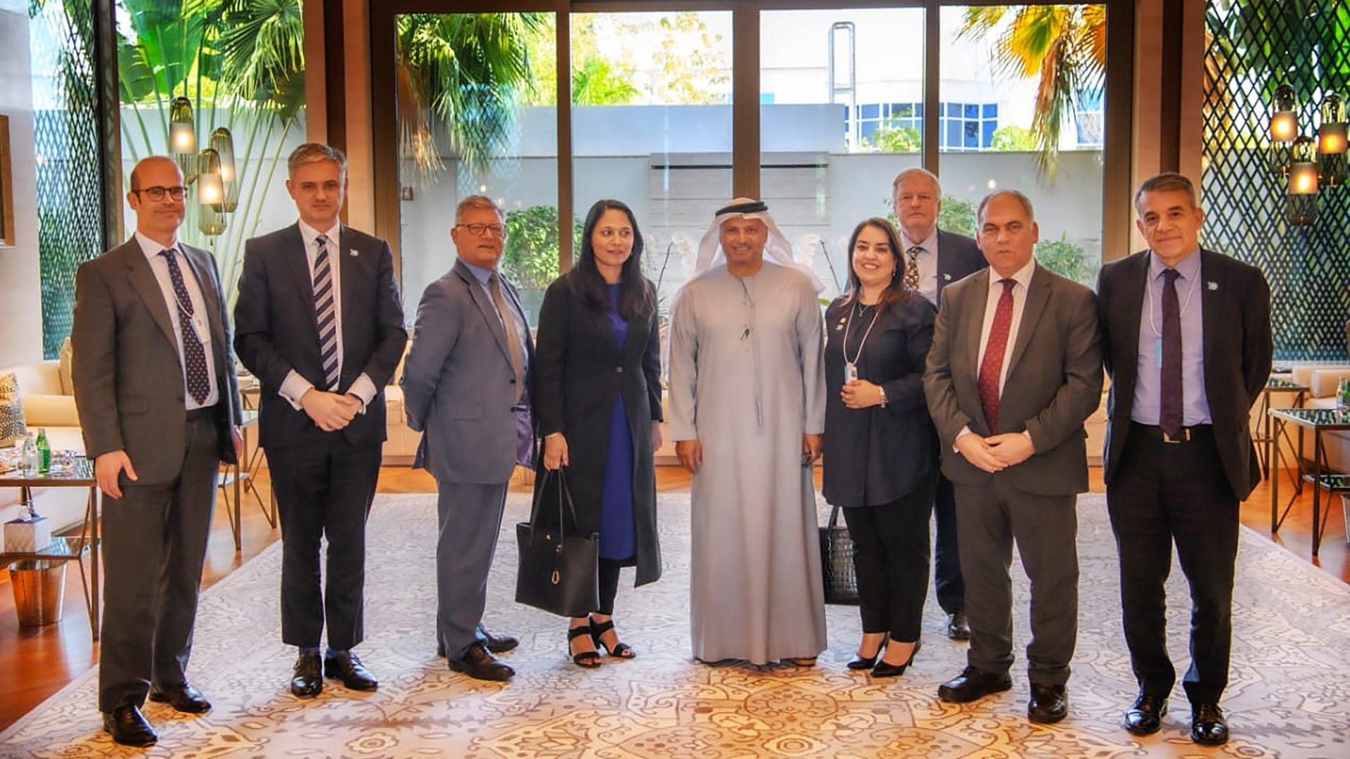 صورة بعنوان: أنور قرقاش يلتقي وفداً برلمانياً بريطانياً 