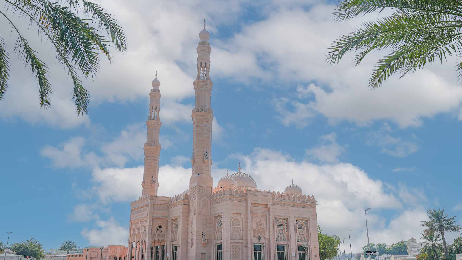 صورة بعنوان: "إسلامية الشارقة" تفتتح مسجد الشهيد سامي المرزوقي بمنطقة الخزامية  