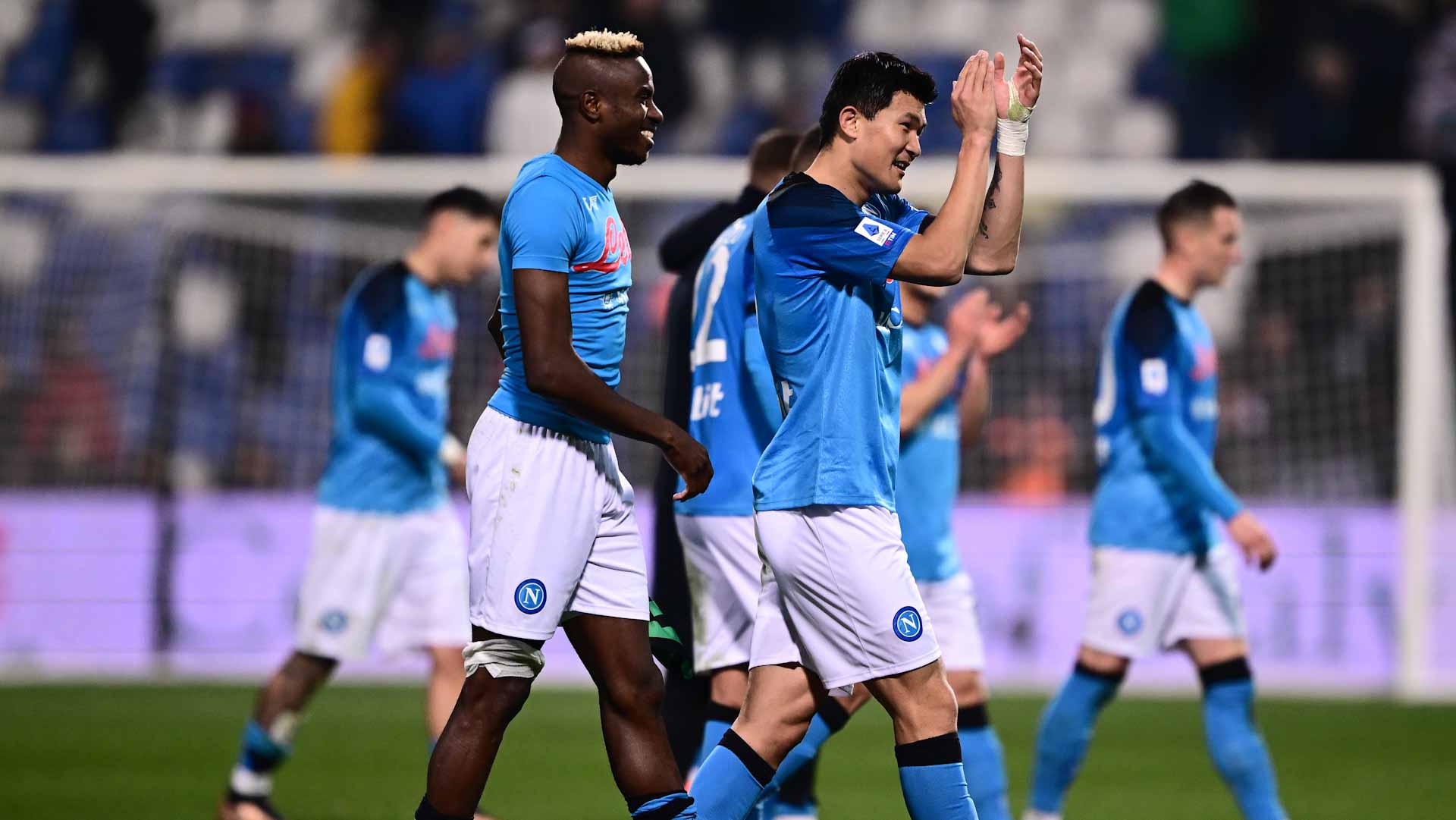 صورة بعنوان: نابولي يقبض بقوة على صدارة الدوري الإيطالي 